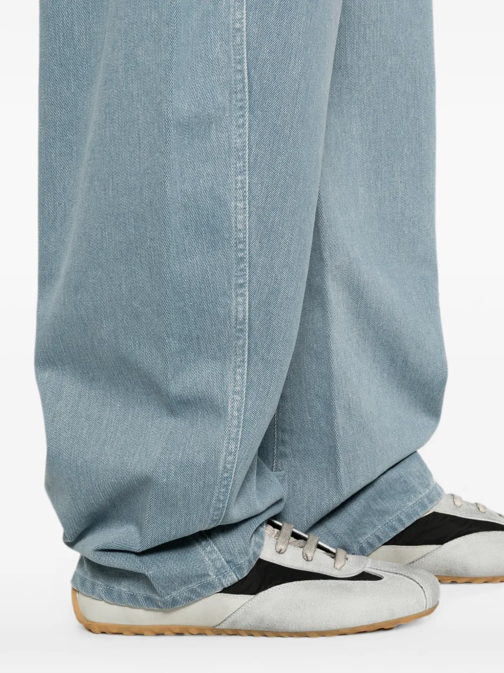 Givenchy Couture Seam lichtblauwe jeans met gestreepte achterkant