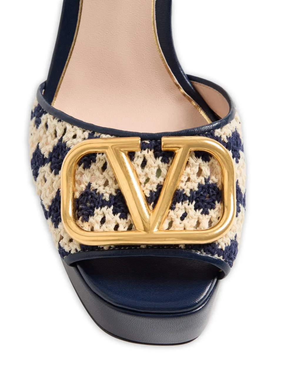 Valentino Garavani 115 mm VLogo Signature sandalen met plateauzool van gehaakte stof Blauw