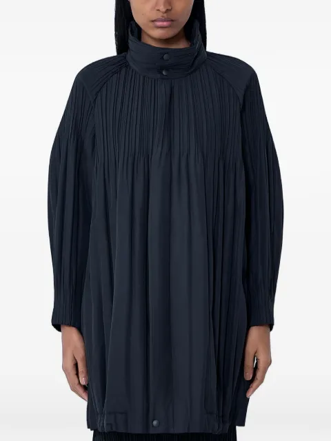 Pleats Please Issey Miyake abrigo plisado con cuello de tortuga