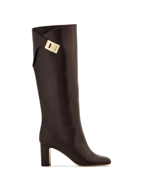 Ferragamo Bota cano longo com fivela Hug