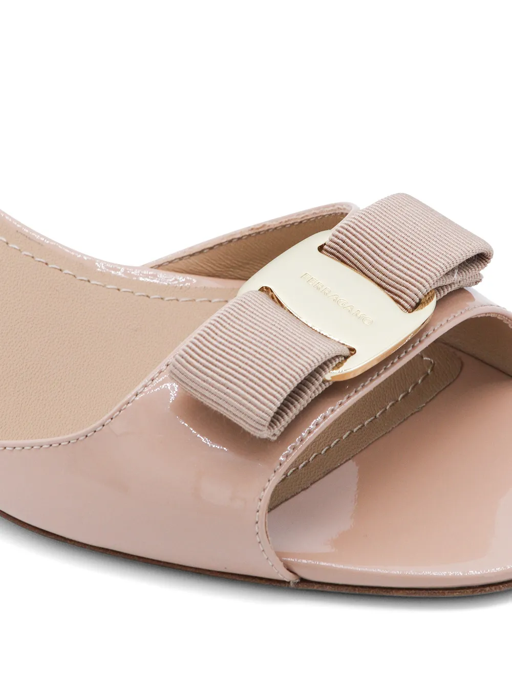 Ferragamo Sandalen verfraaid met strik Roze