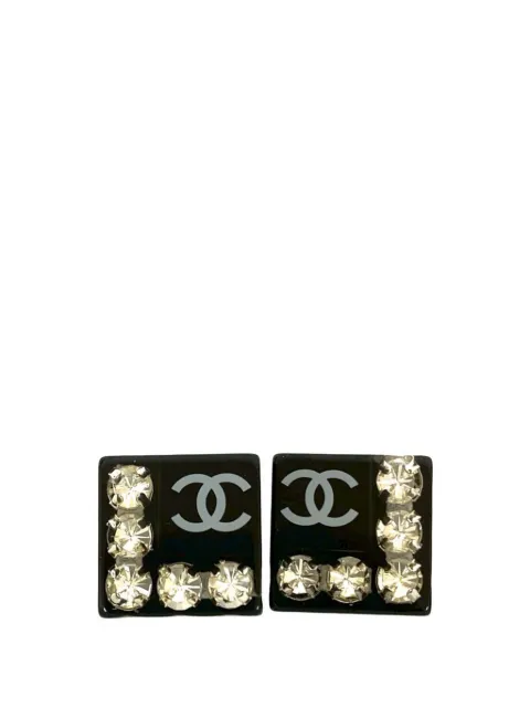 CHANEL Pre-Owned pendientes de clip cuadrados de resina y strass con logo CC 2005