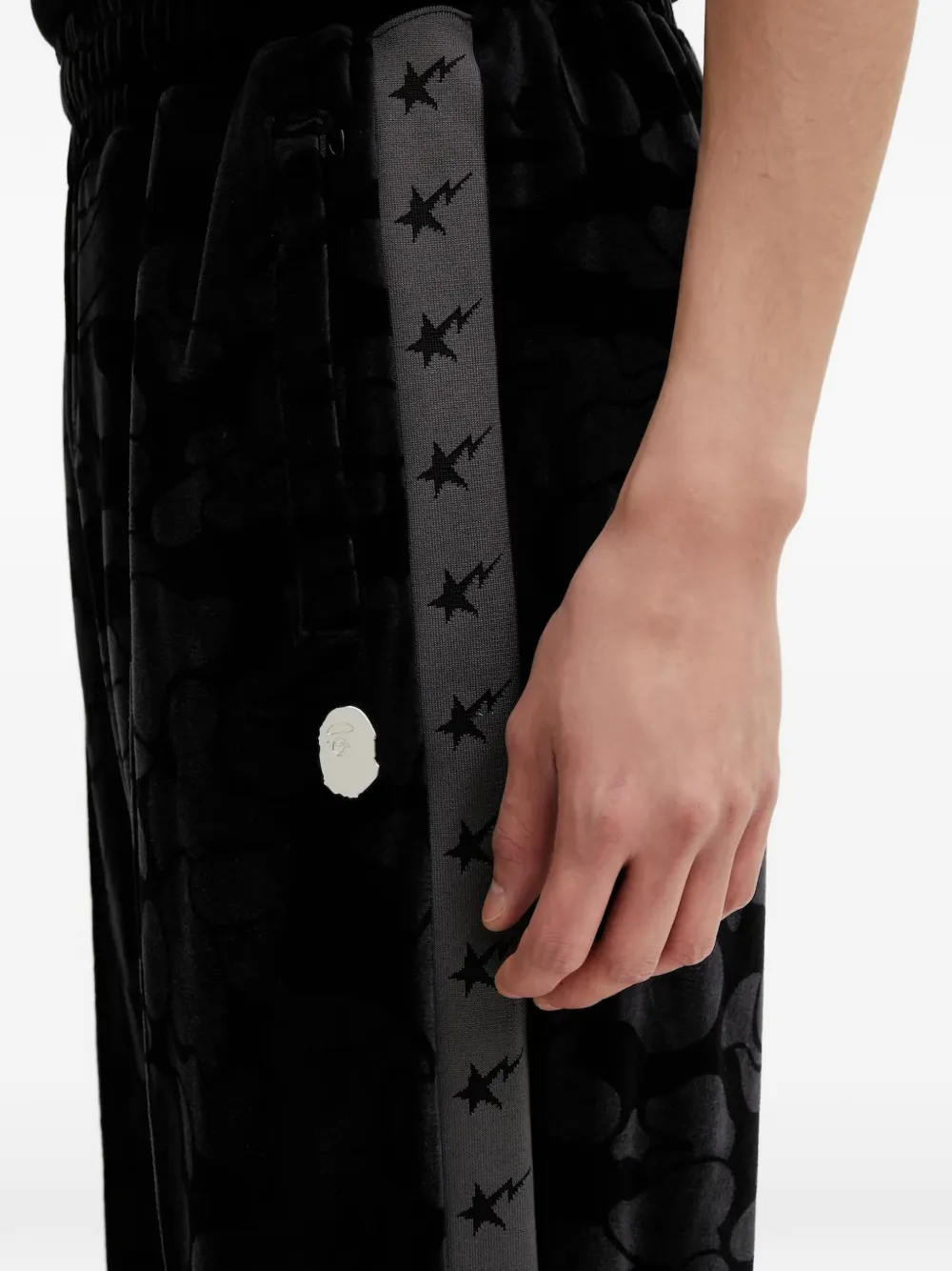 A BATHING APE Broek met camouflageprint Zwart
