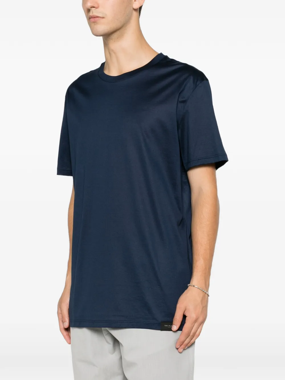Low Brand x The Place Gallery T-shirt met ronde hals Blauw