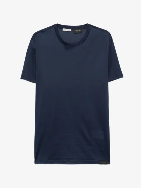 Low Brand playera con cuello redondo en colaboración con The Place Gallery