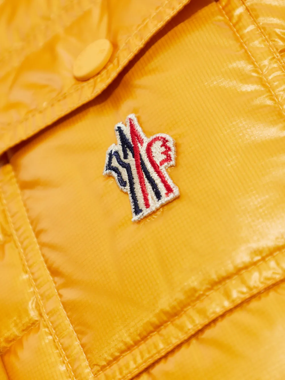 Moncler Grenoble Day-Namic gilet Geel