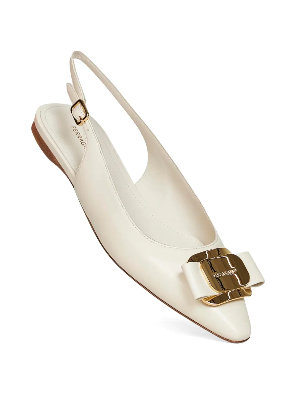 Ferragamo Leren pumps met logoplakkaat Beige