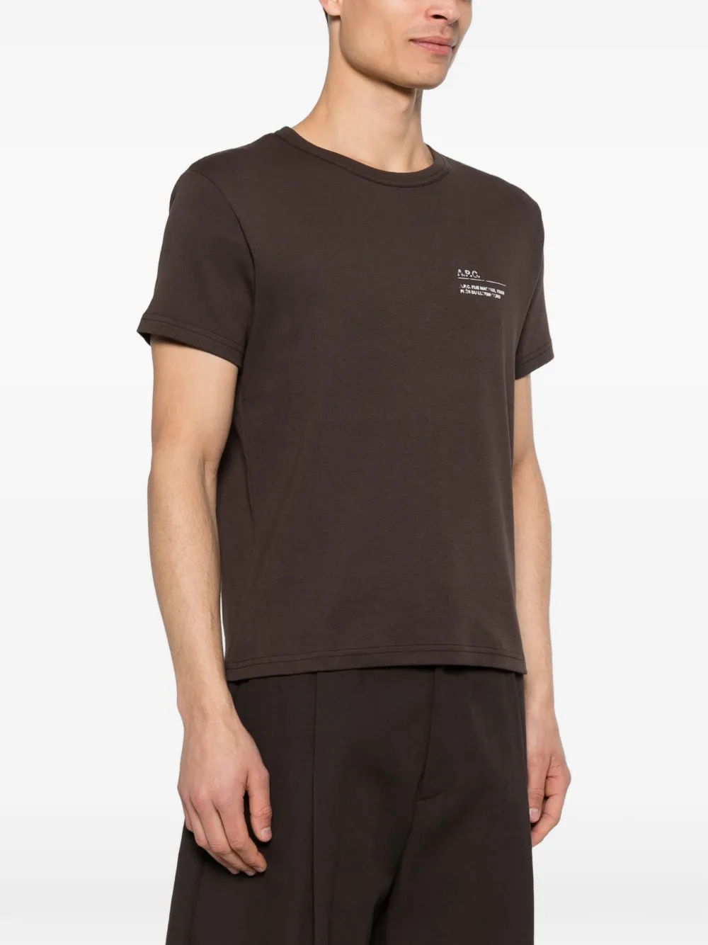 A.P.C. T-shirt met logodetail Bruin