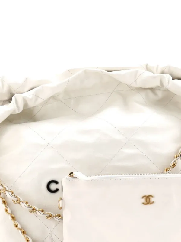 CHANEL Pre-Owned 22 绗缝小牛皮小号搭链水饺包| 白色| FARFETCH CN