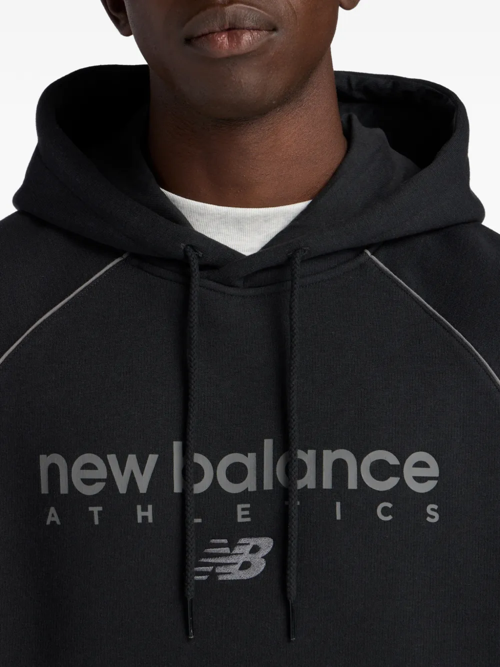 New Balance Trackside hoodie met raglan mouwen Zwart