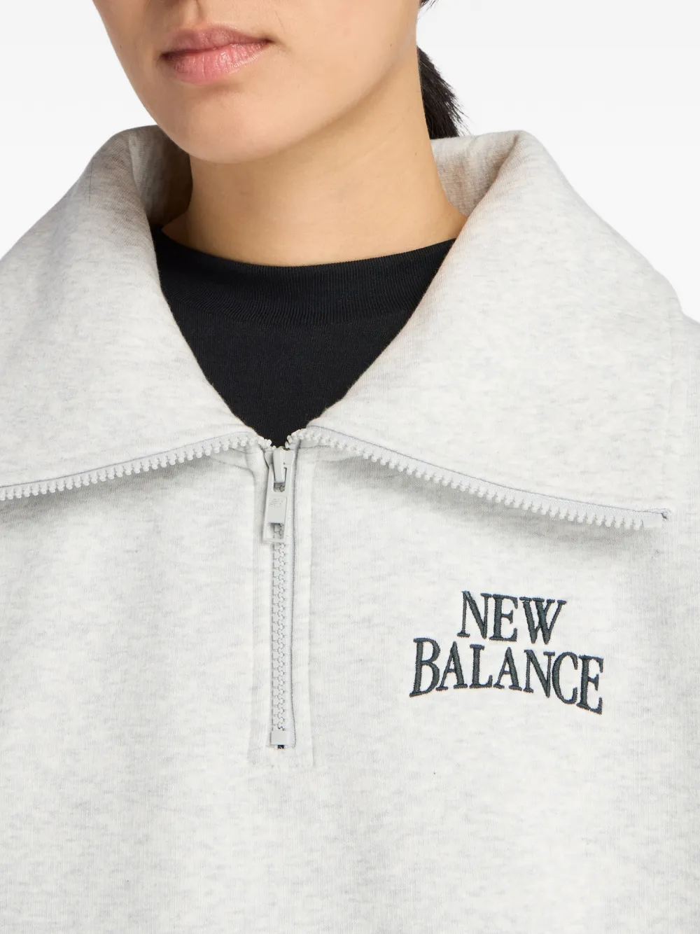 New Balance Trackside sweater met borduurwerk en halve rits Grijs