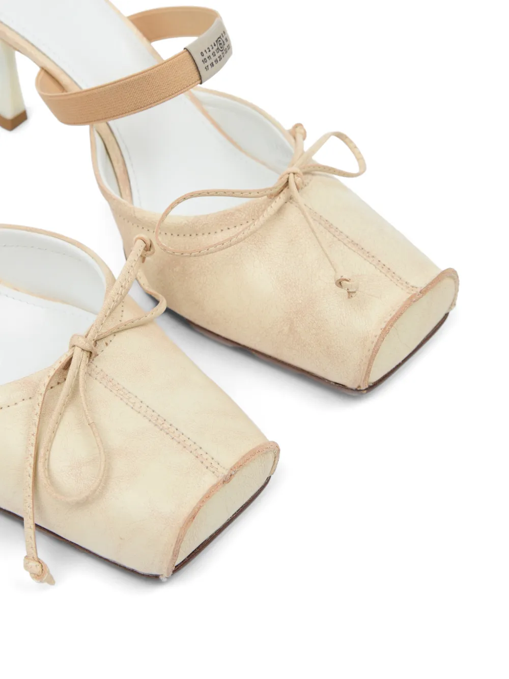 MM6 Maison Margiela Muiltjes met vierkante neus Beige