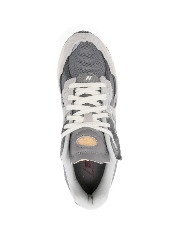 New Balance 2002R Protection Pack スニーカー | グレー | FARFETCH JP