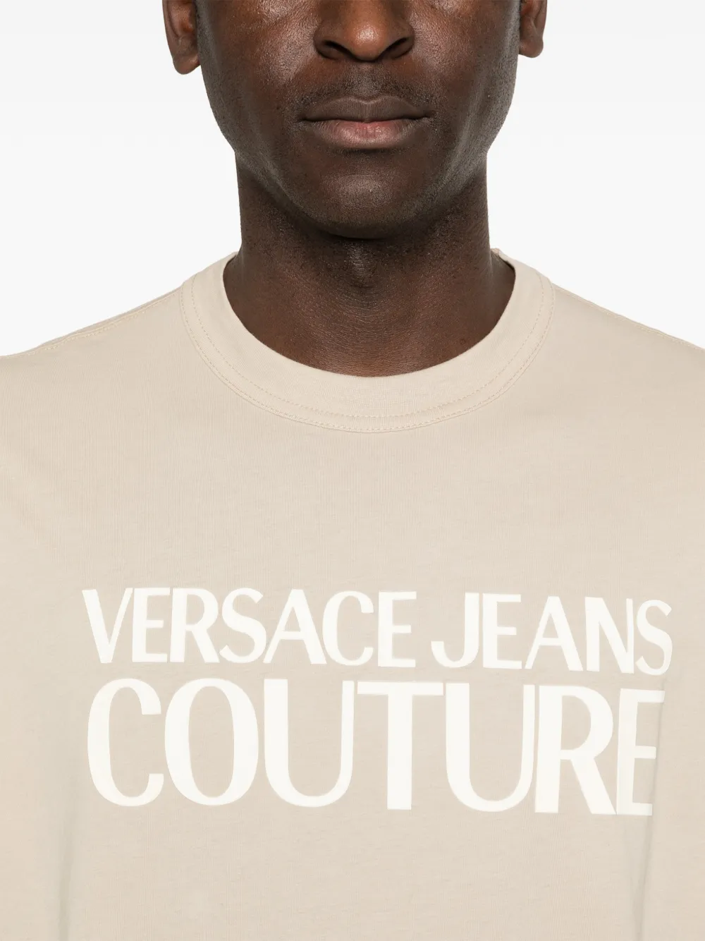 Versace Jeans Couture T-shirt met logodetail Beige