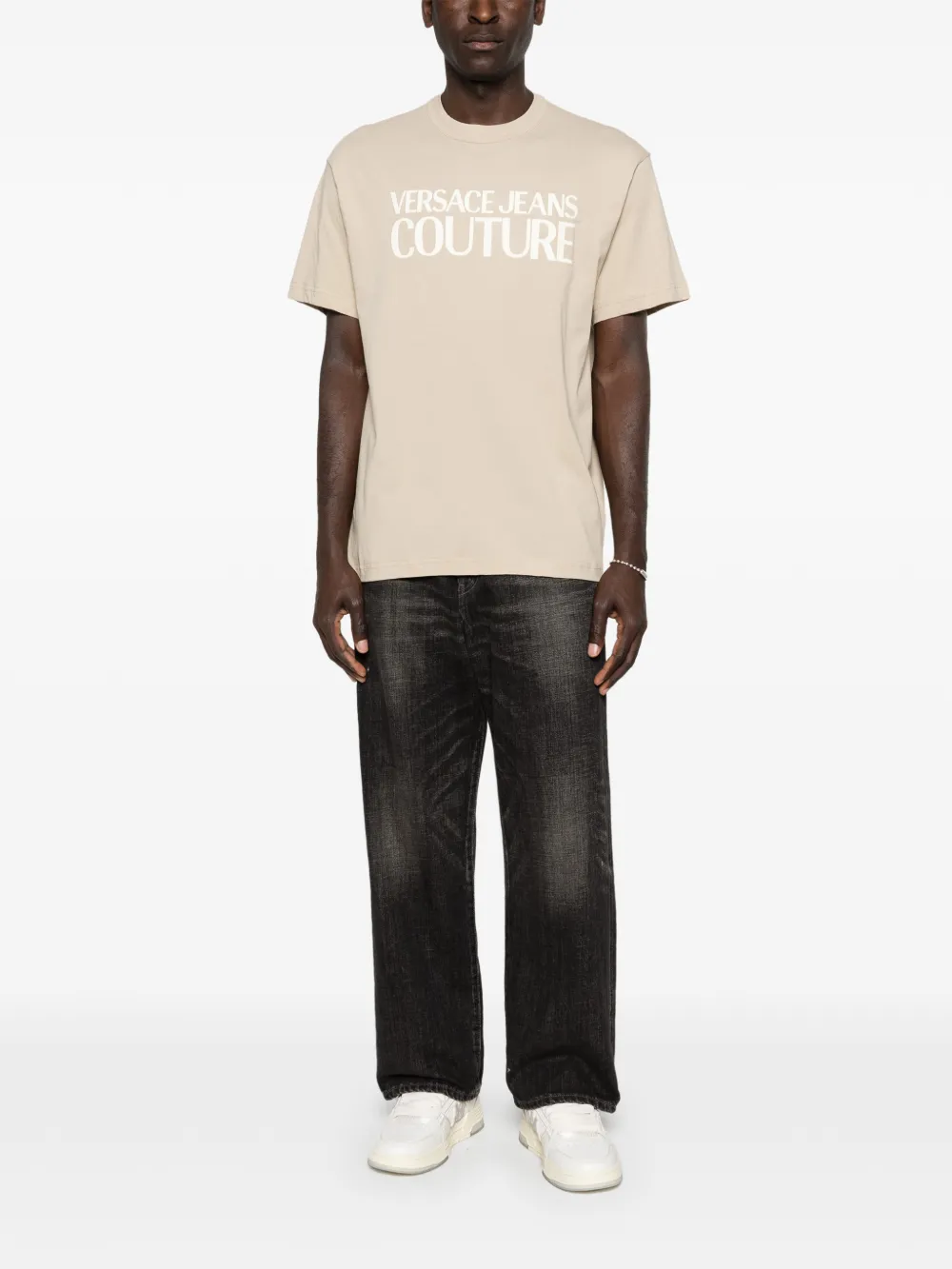 Versace Jeans Couture T-shirt met logodetail Beige