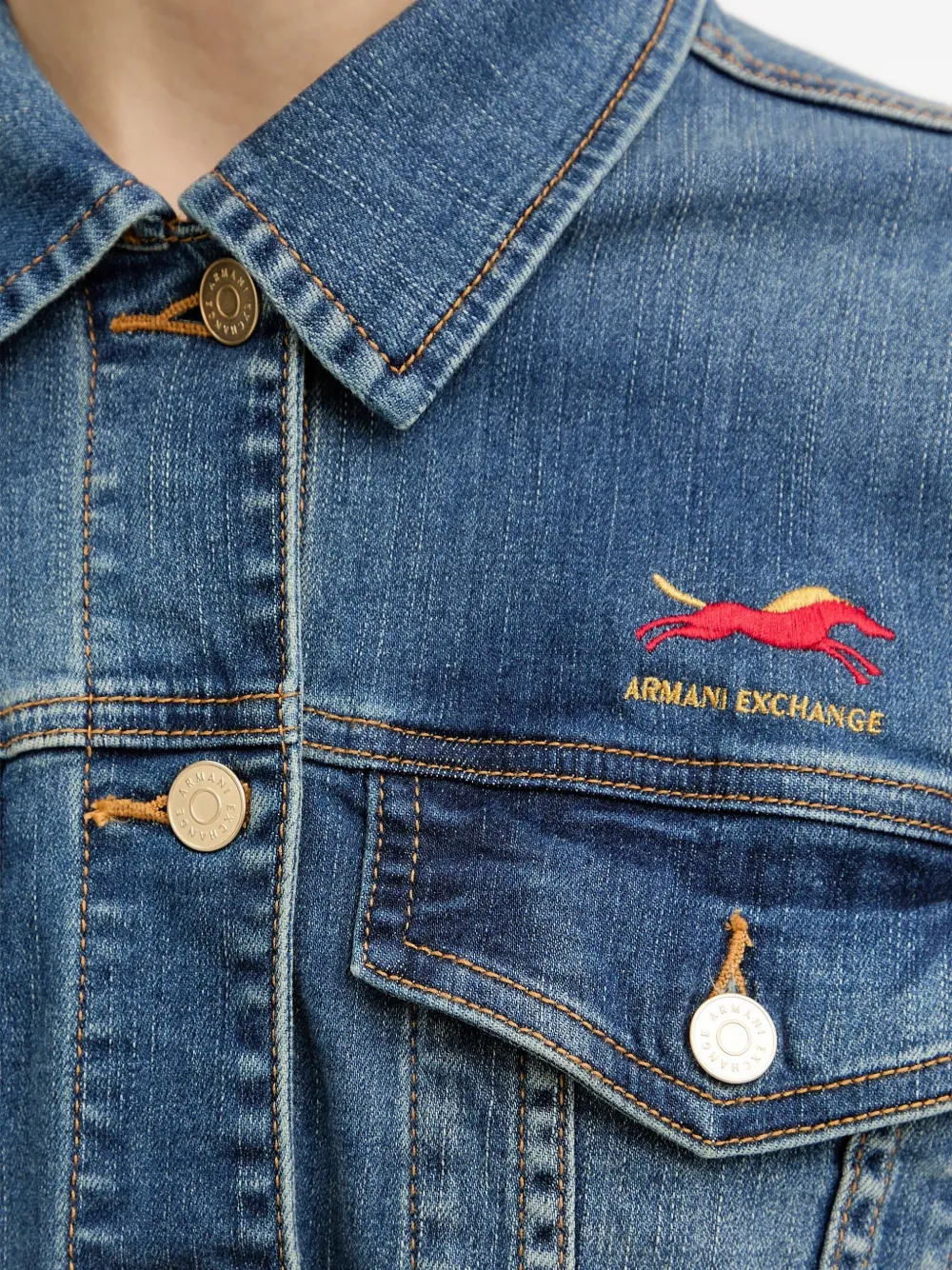 Armani Exchange Jack met geborduurd logo en knopen Blauw