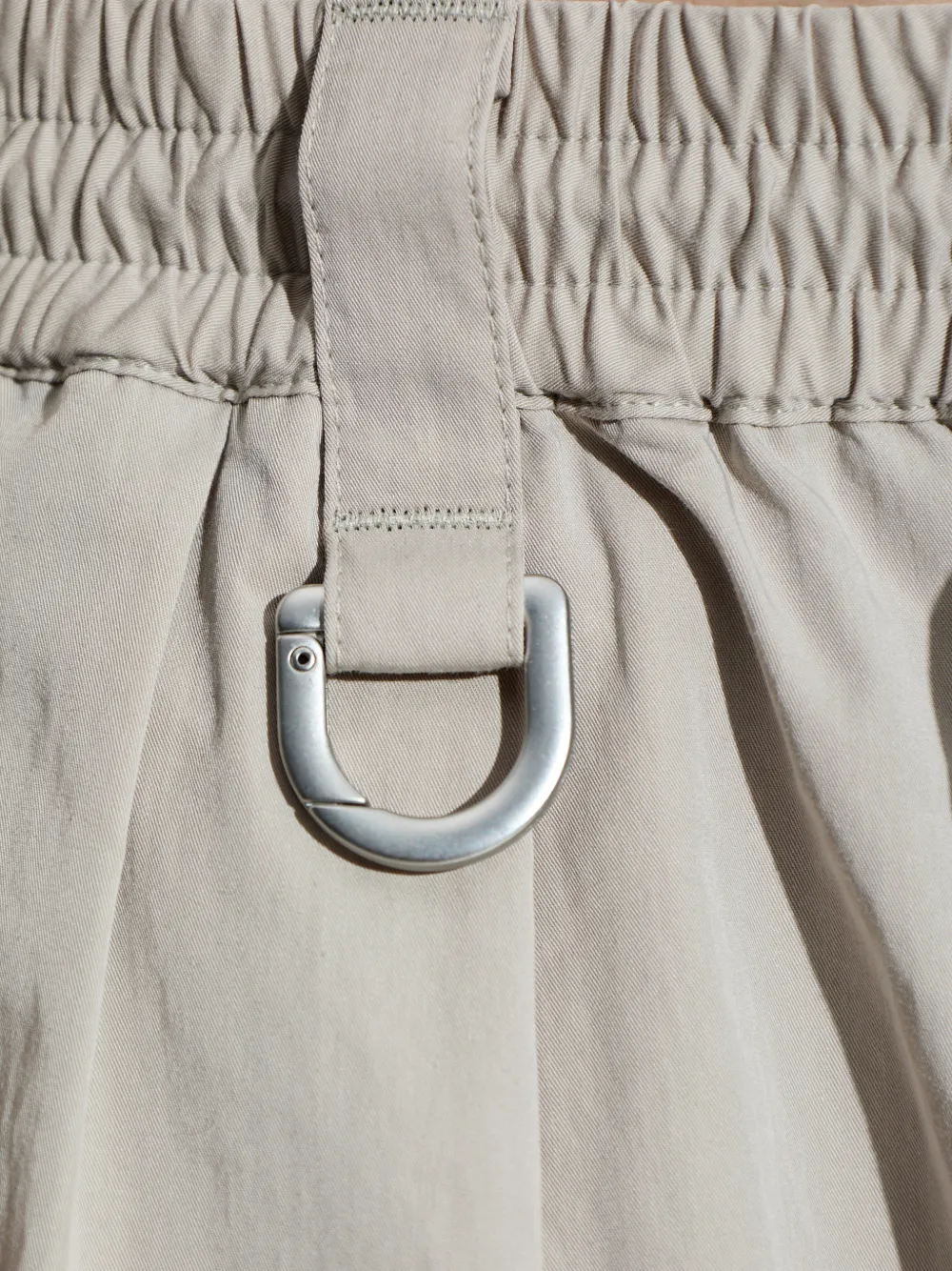 Y-3 Cargo shorts met trekkoord Beige