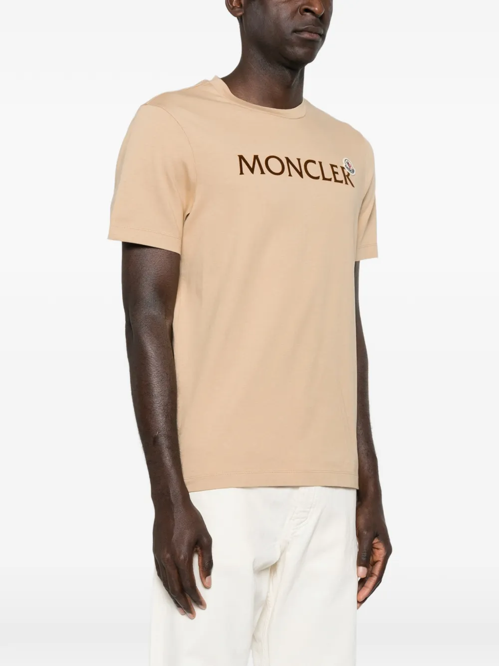 Moncler T-shirt met logo Bruin