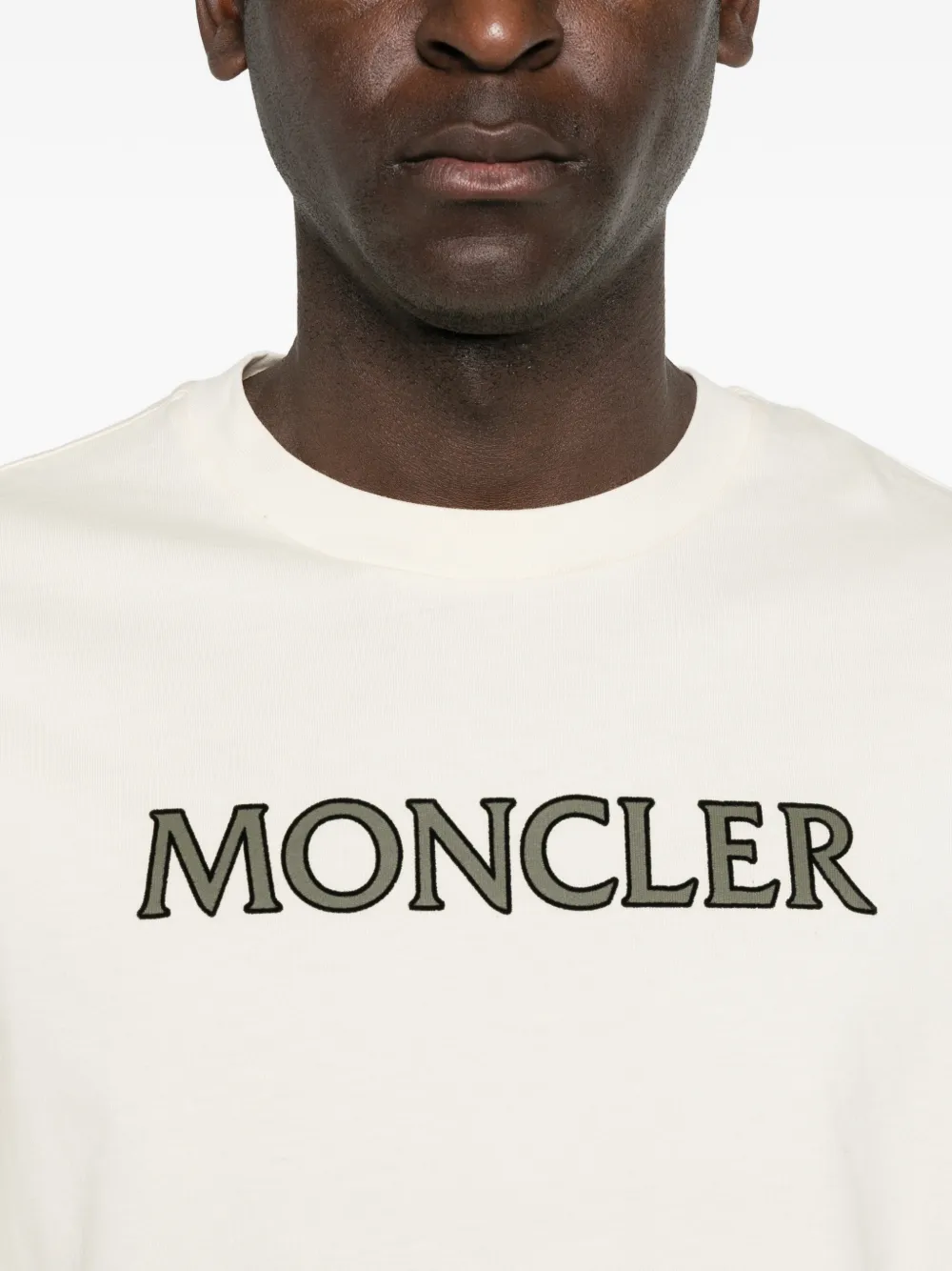 Moncler T-shirt met logo Beige
