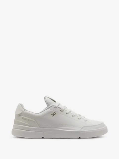 On  THE ROGER Centre Court sneakers