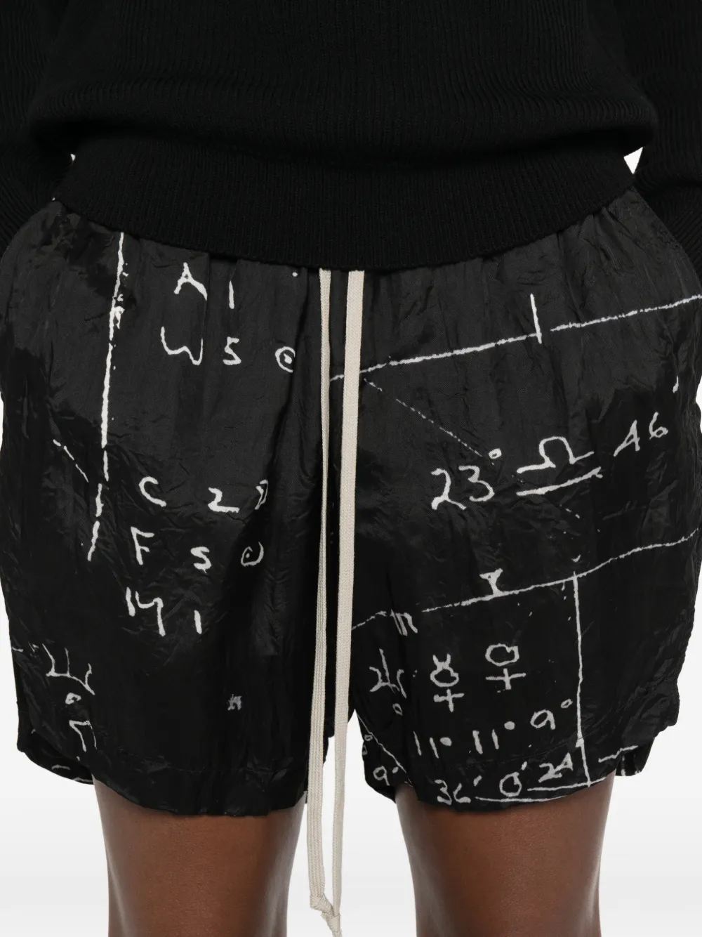 drawstring printed shorts