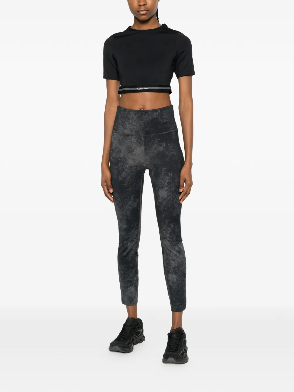 Calvin Klein Cropped T-shirt Zwart