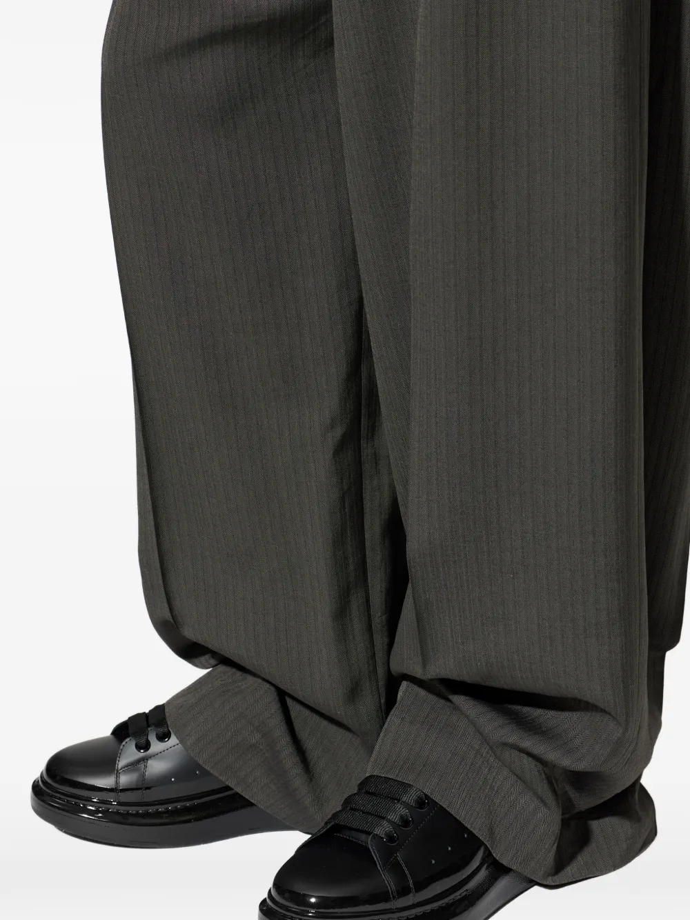 Alexander McQueen Oversized leather sneakers Zwart