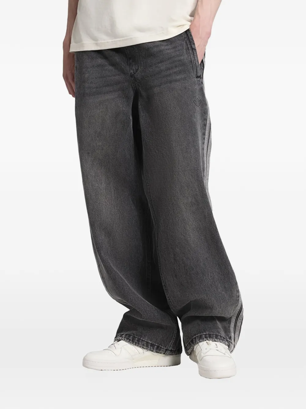 adidas  팀가이스트 아딜레니움 시즌 4 데님 스트라이프 팬츠 | 루즈 핏 진