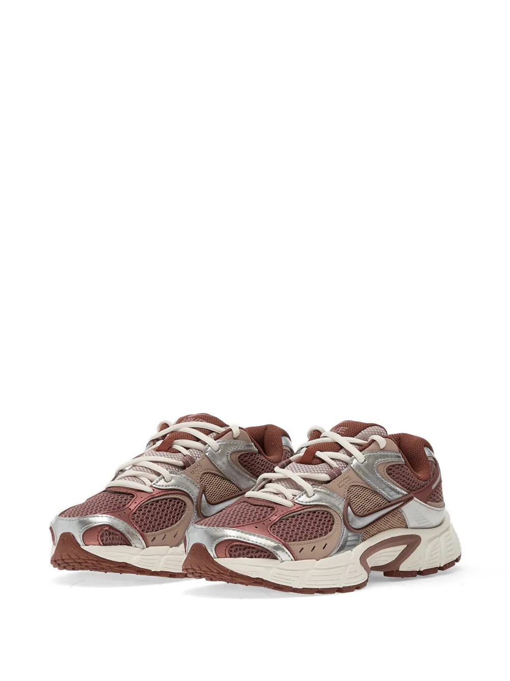 Nike V5 RNR sneakers met logodetail Bruin