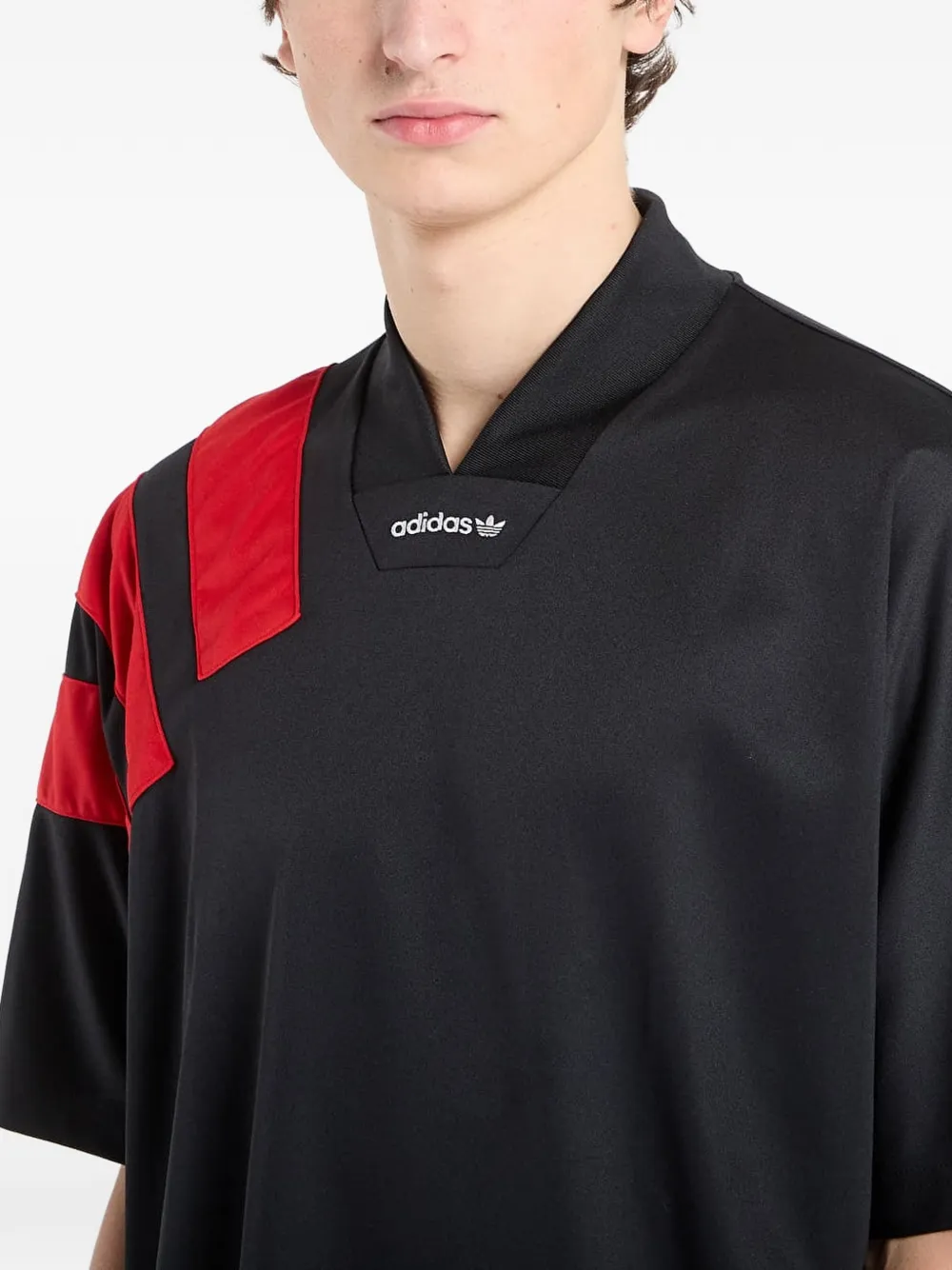 Adidas ストライプディテール Tシャツ | ブラック | FARFETCH JP