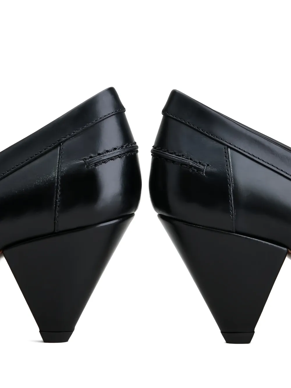 Tod's pointed leather pumps Zwart