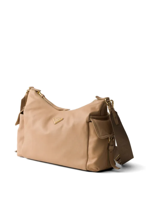 PRADA トートバッグ 肩掛け ロゴ型押し タッセル ナッパレザー ベージュ Prada エクスプローラ ナッパレザーバッグ L | ニュートラル | FARFETCH JP
