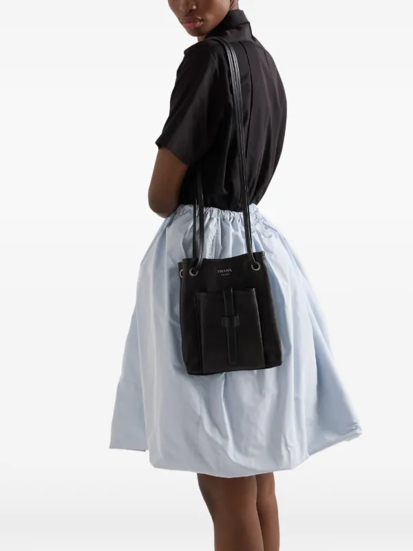 Prada レザー ショルダーバッグ | ブラック | FARFETCH JP