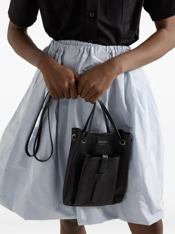 Prada レザー ショルダーバッグ | ブラック | FARFETCH JP