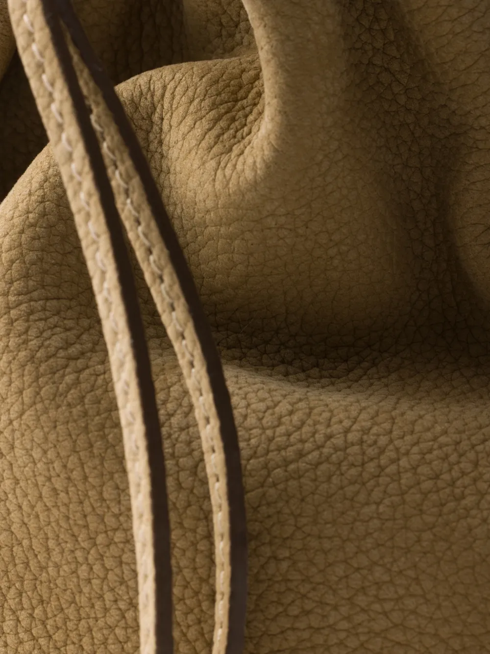 Prada Bonnie grote nubuck leren handtas Beige