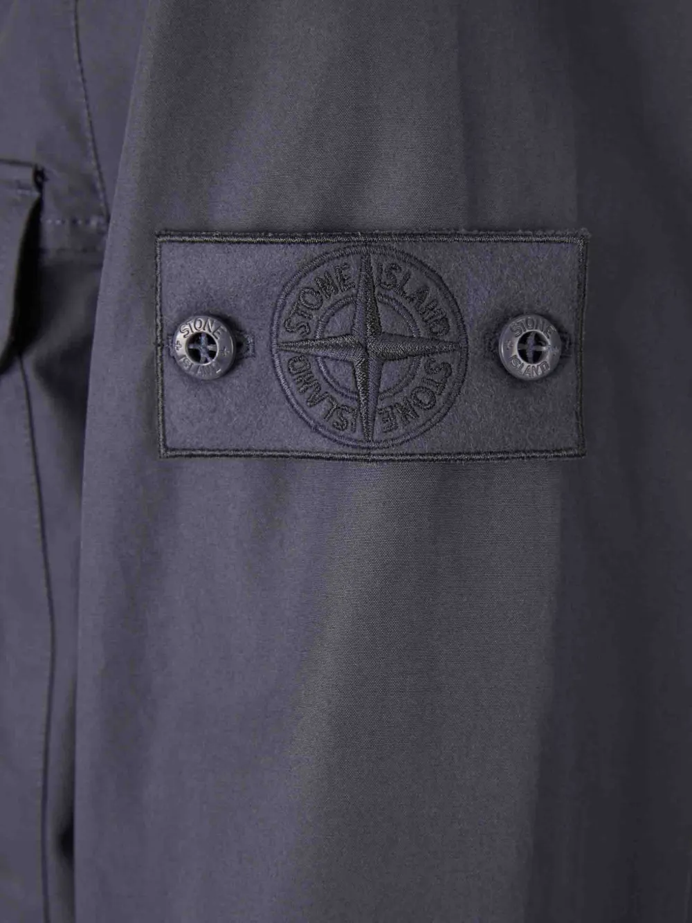 Stone Island Jack met klepzak en knopen Blauw
