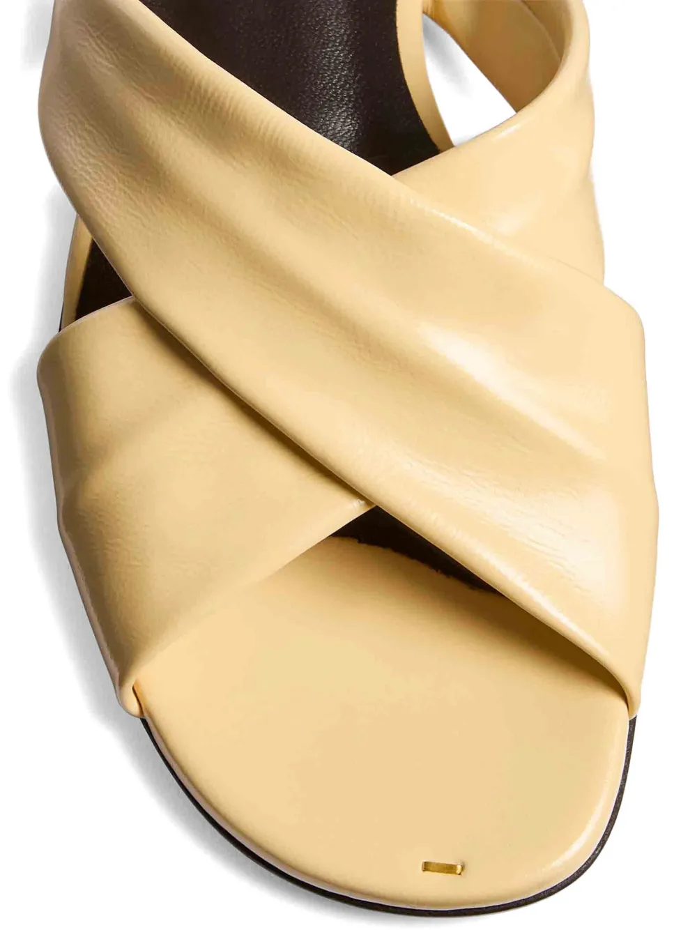 KHAITE Liria leren sandalen Beige