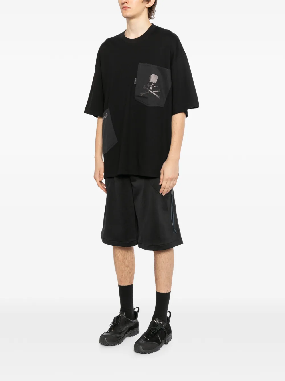 Mastermind Japan T-shirt met grafische print en zak Zwart