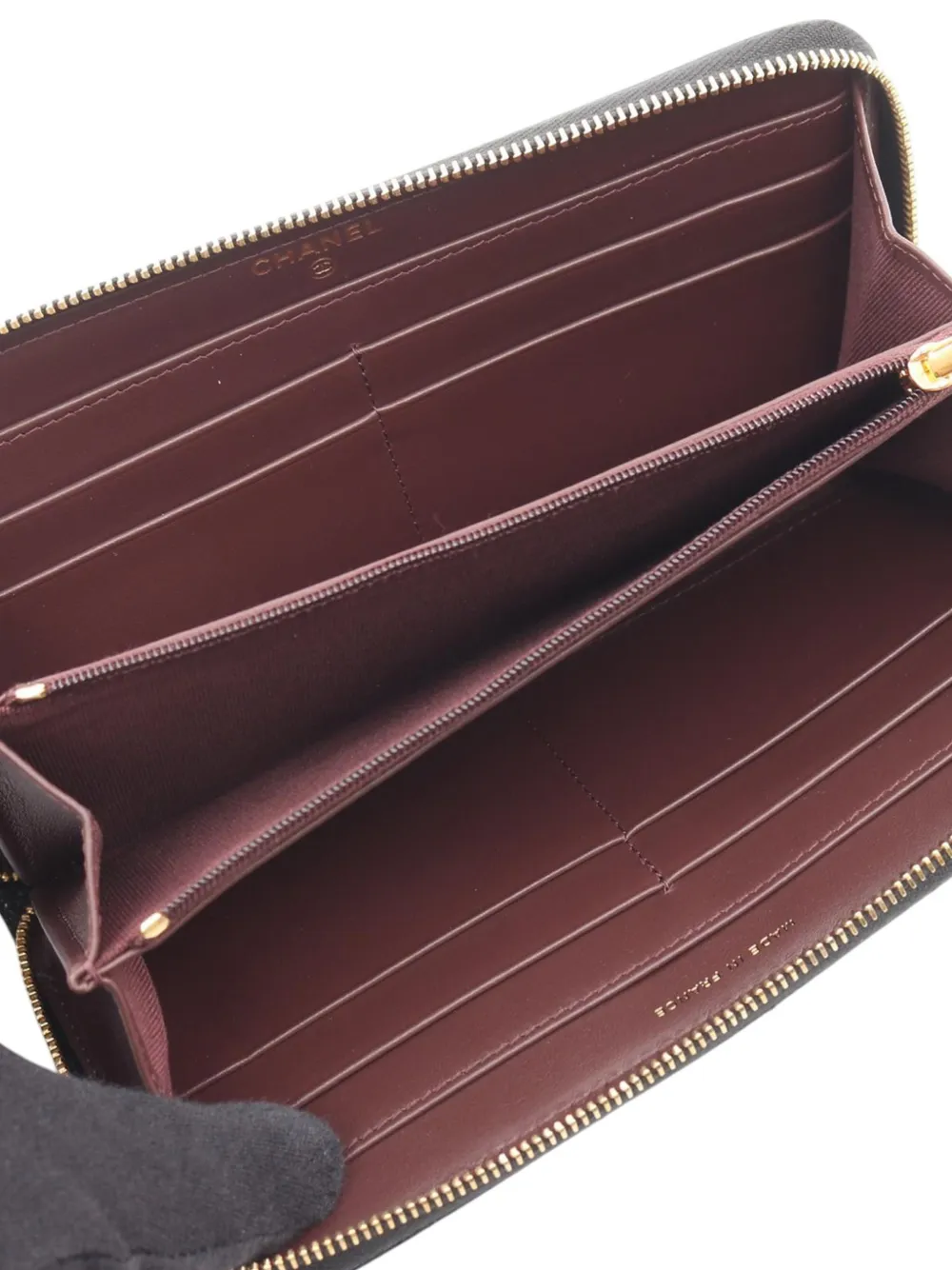 2021-2026 Quilted Caviar Classic Wallet Long Wallets