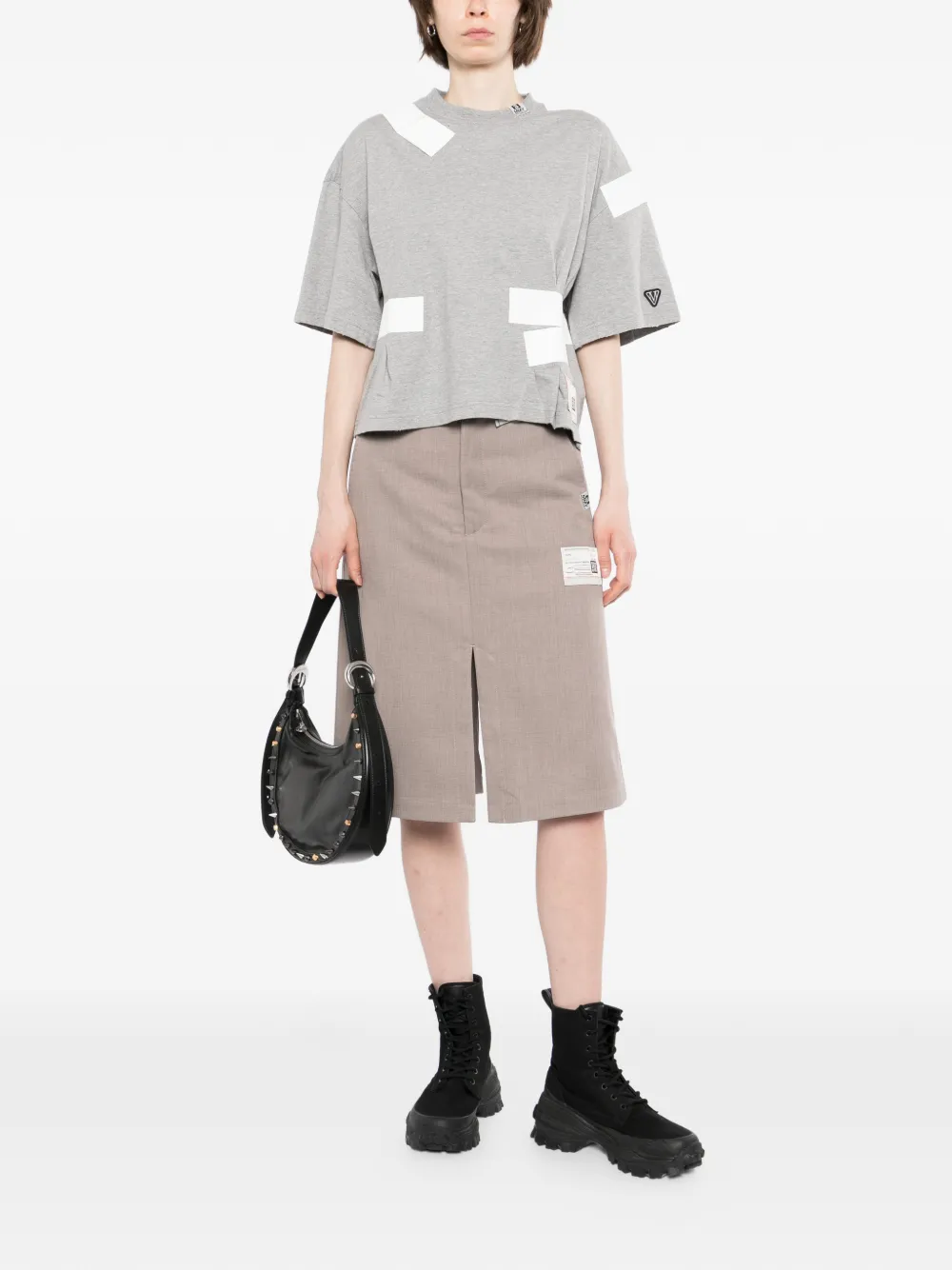 Maison MIHARA YASUHIRO Shorts met logopatch en split Grijs