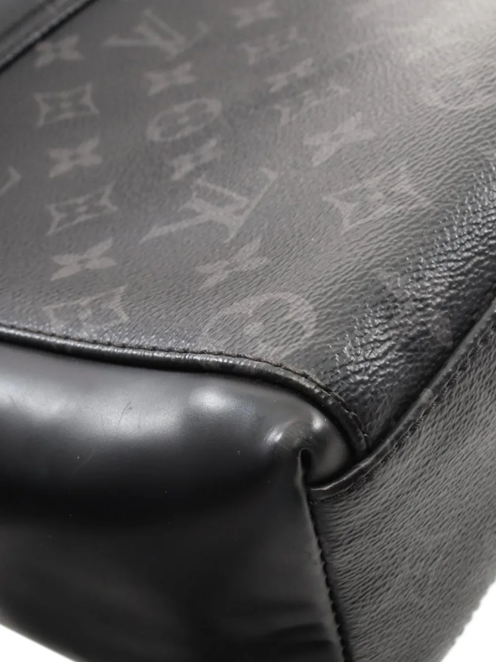 Louis Vuitton Pre-owned 2017 Monogram Eclipse Voyager Pm Crossbody Bag - Black 
