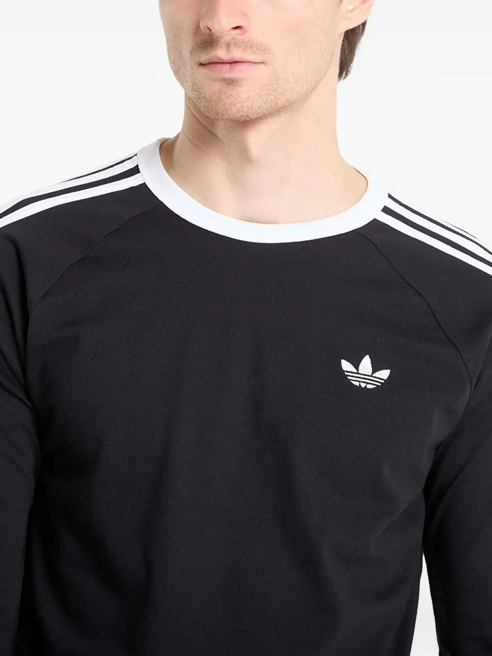 adidas T-shirt met geborduurd logo Zwart
