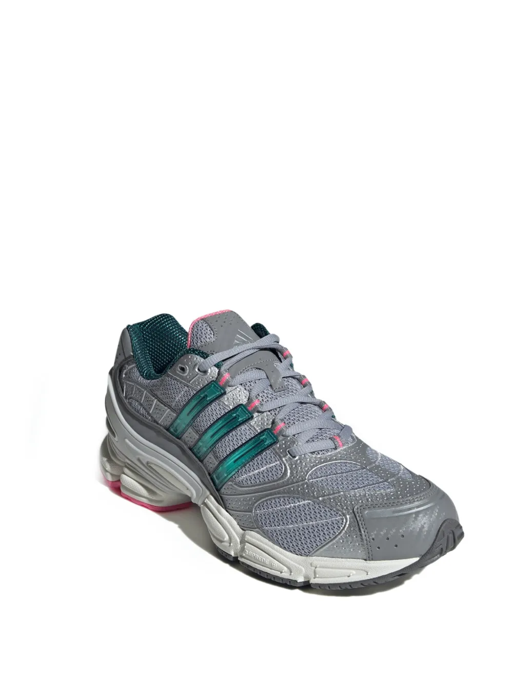 adidas Ozweego Pro sneakers met kenmerkende drie strepen Zilver