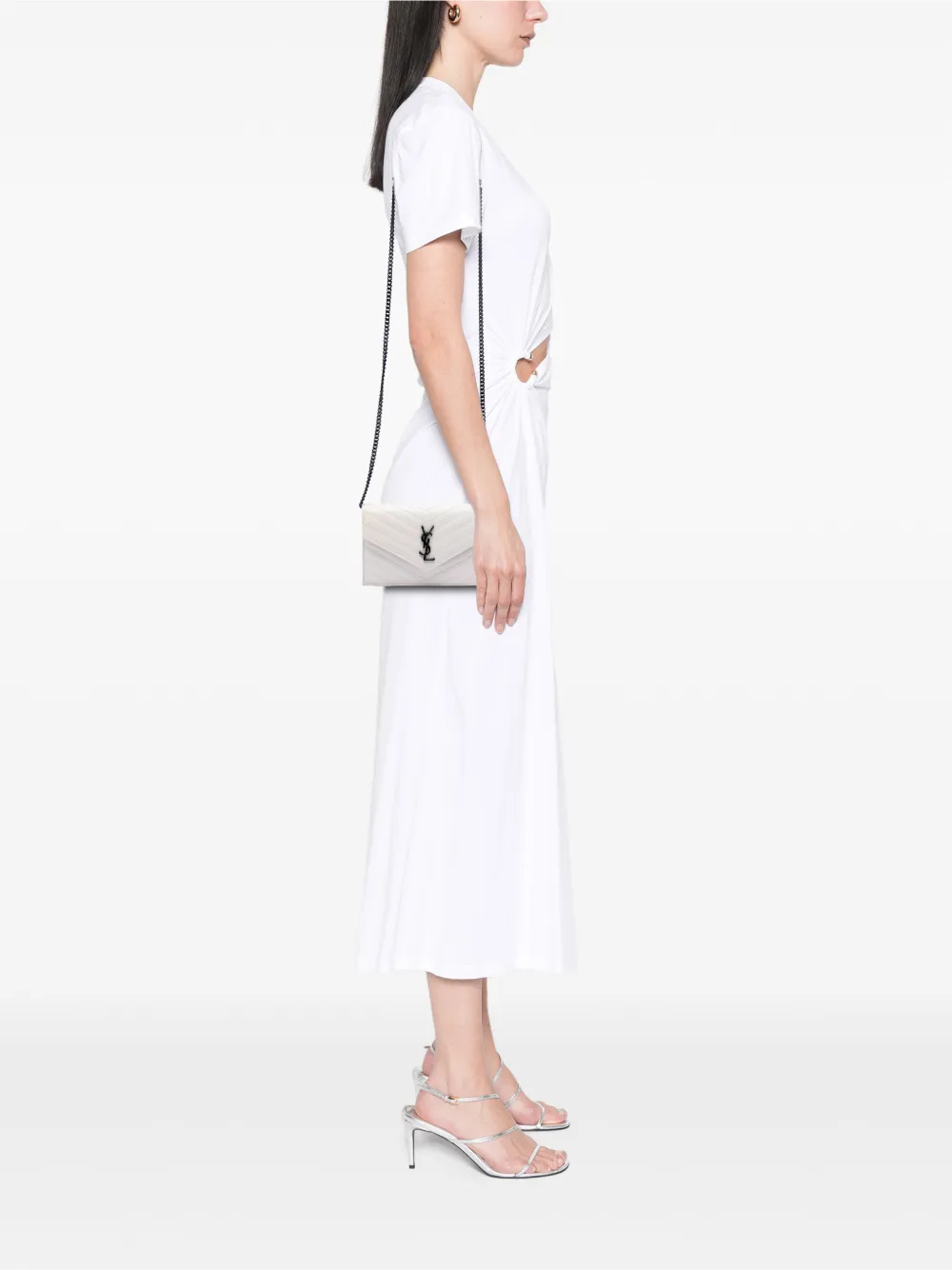  Saint Laurent Pre-owned 2015 Grain De Poudre Chevron Monogram Envelope Chain Wallet Crossbody Bag - White 