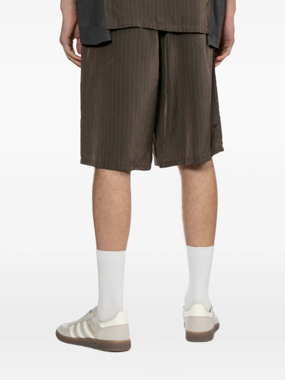 Undercover Shorts met krijtstreep geborduurd logo Bruin