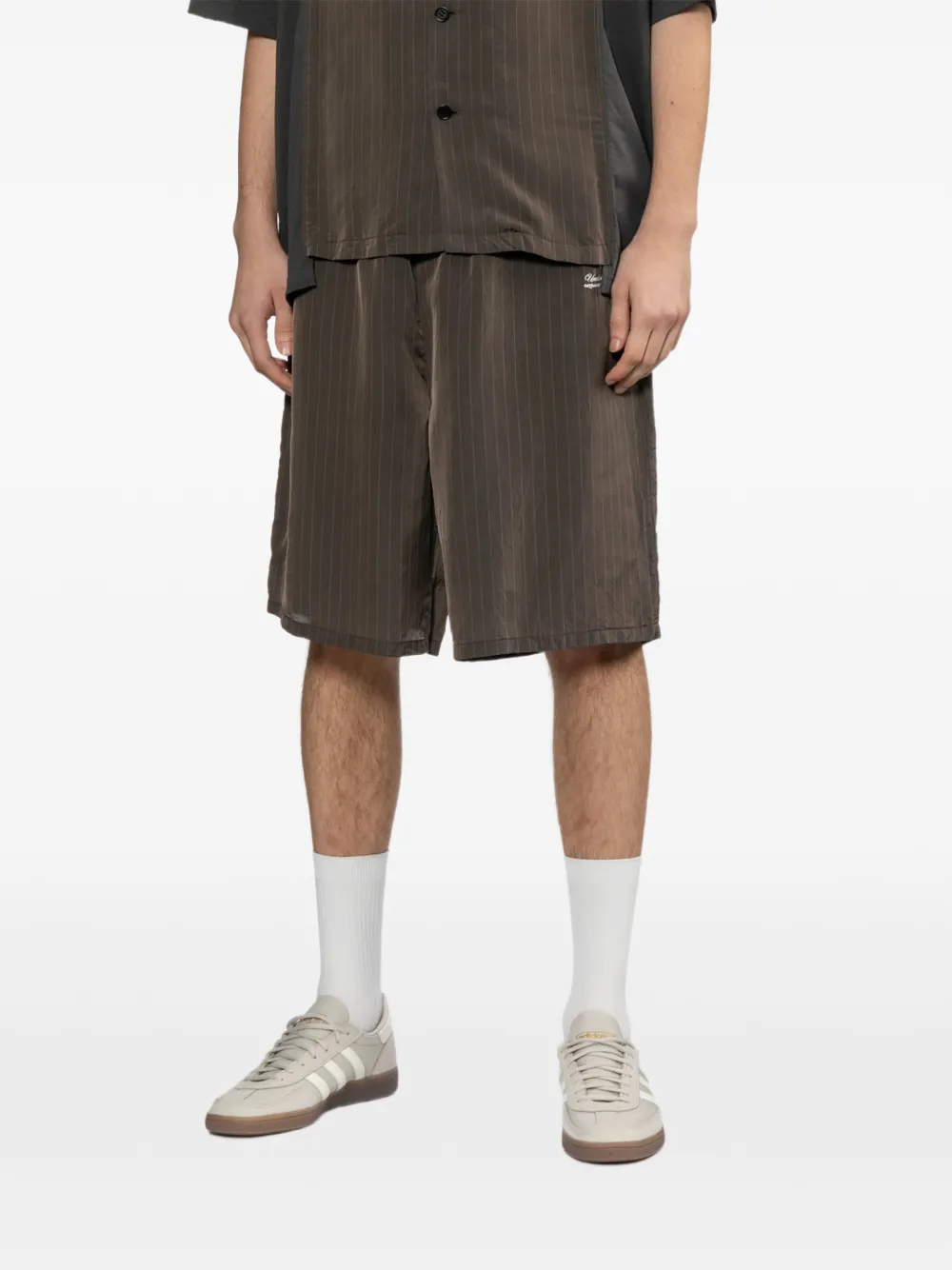 Undercover Shorts met krijtstreep geborduurd logo Bruin