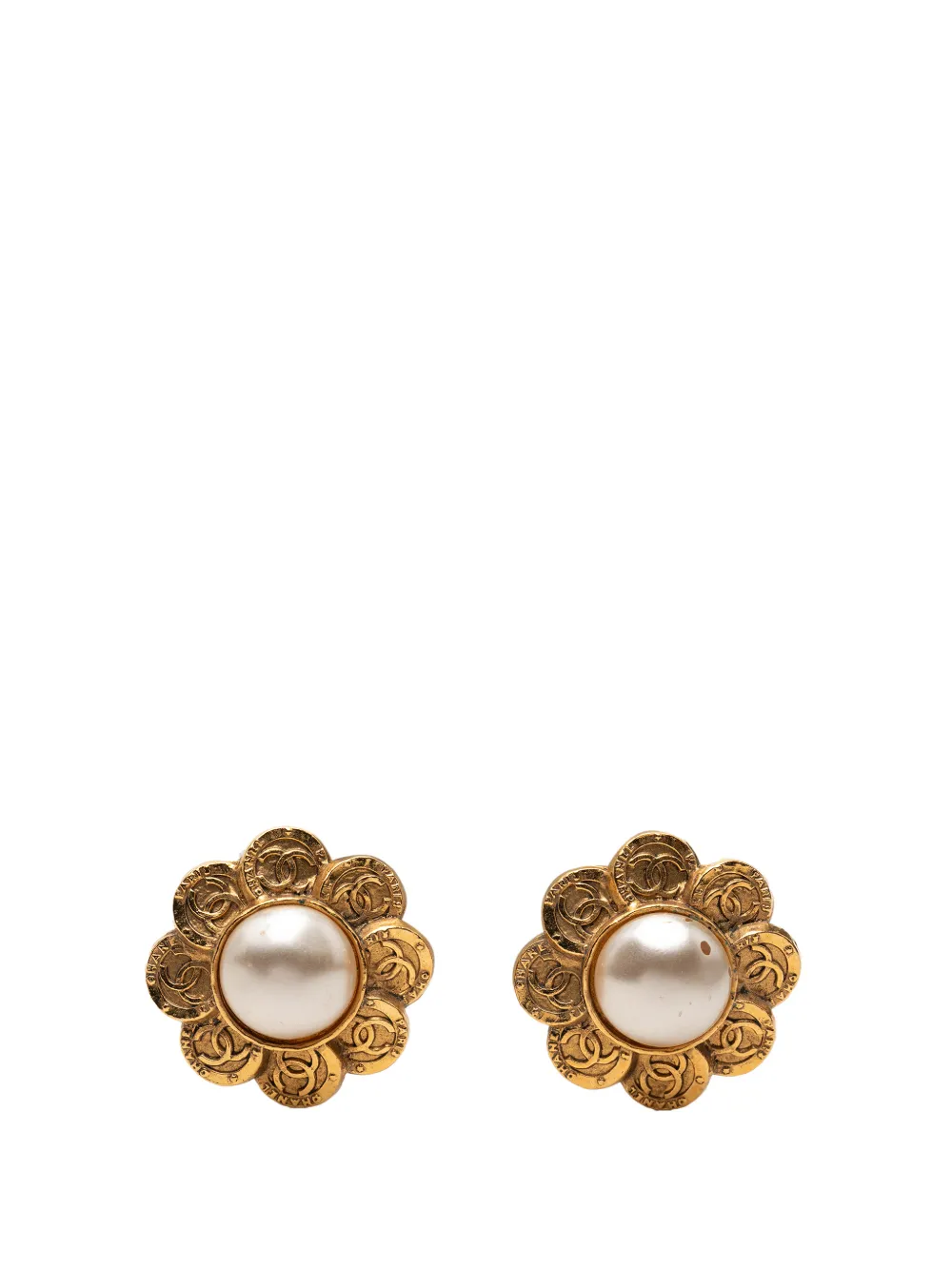 CHANEL Pre-Owned 1980-1990 Gold Plated CC Faux Pearl Flower Clip On Earrings costume earrings - Oro