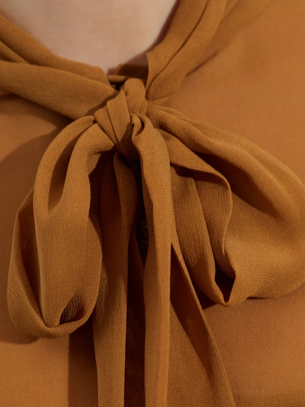 Max Mara Negozi blouse met cape Bruin