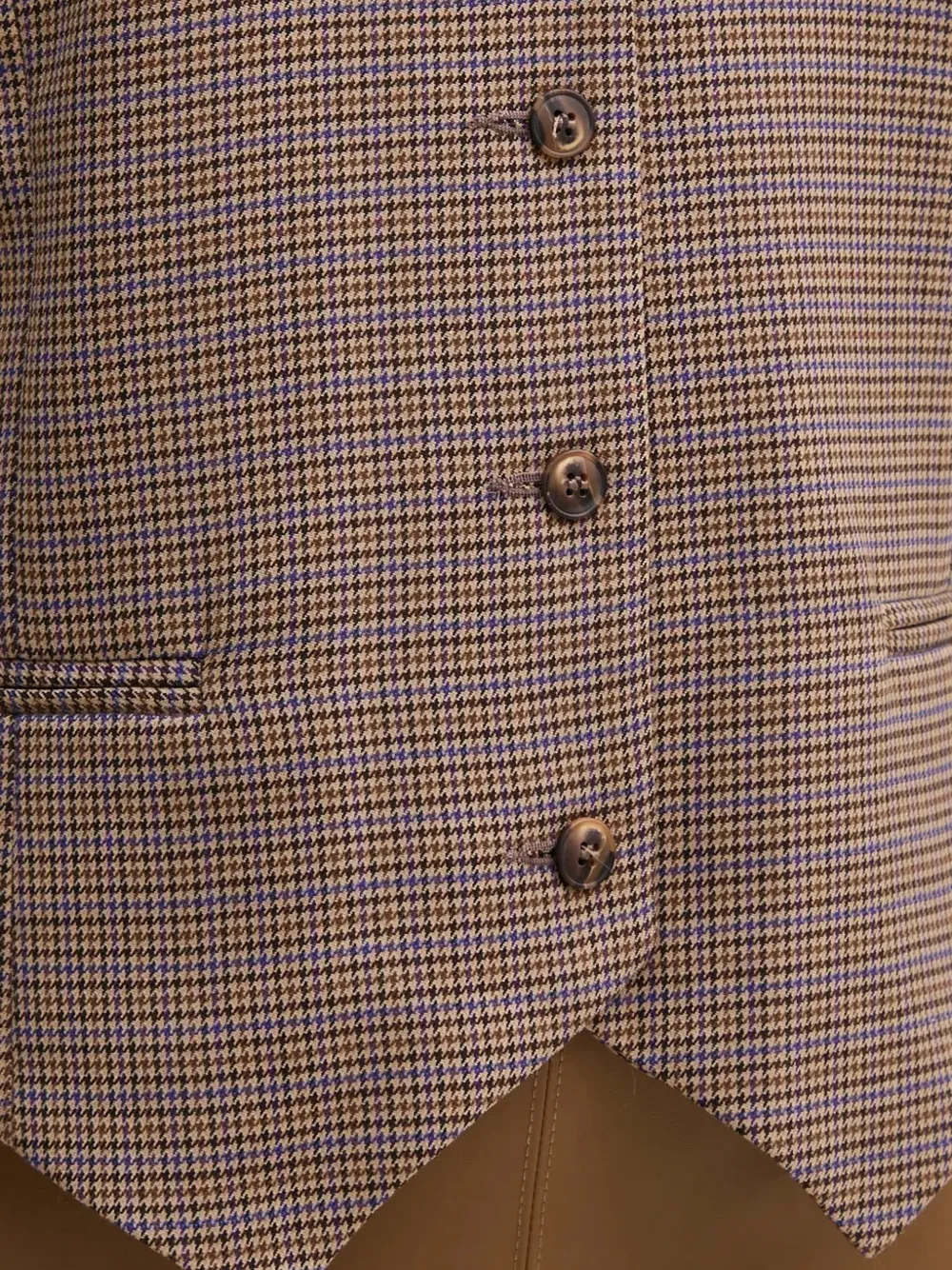 La Petite Française Gratifiant gilet met pied-de-poule print en V-hals Bruin