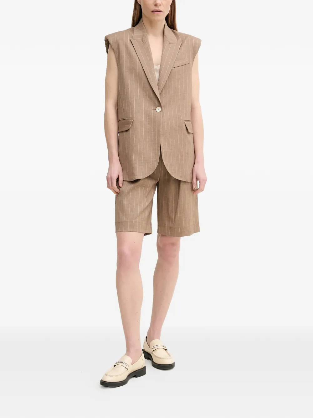 La Petite Française Valmy gilet met enkele rij knopen en krijtstreep Beige
